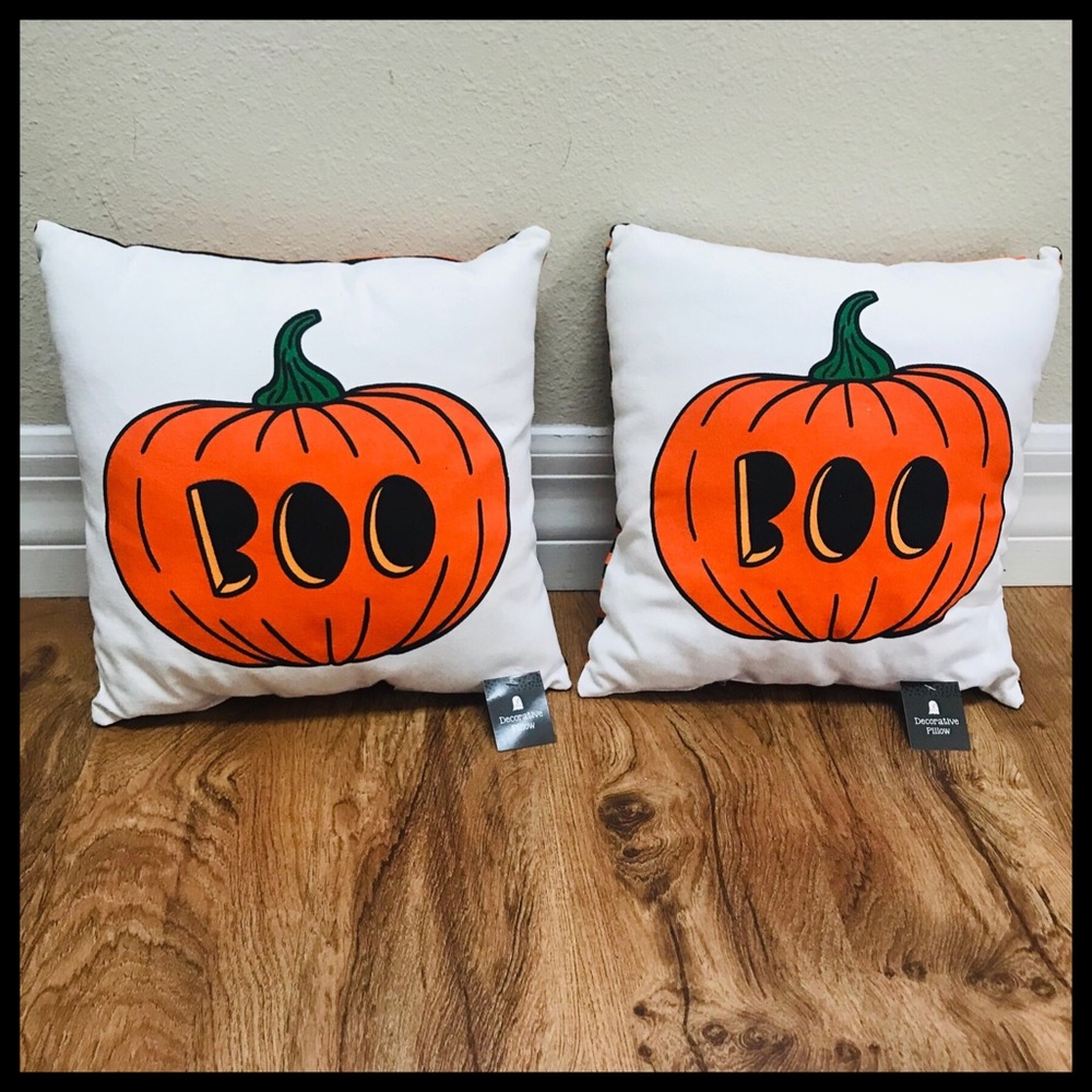 BOO HALLOWEEN PUMPKIN PILLOWS SET OF 2